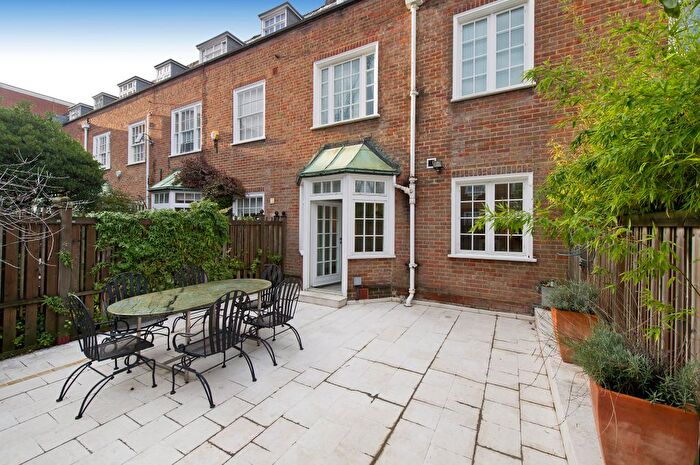 4 Bedroom Town House To Rent In Manresa Road, London, SW3