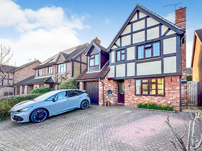 4 Bedroom Detached House For Sale In Elliot Rise, Grange Park, Hedge End, SO30