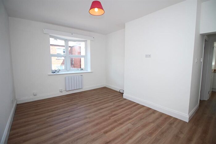 1 Bedroom Flat To Rent In Tankerville Place, Jesmond, Newcastle Upon Tyne, NE2