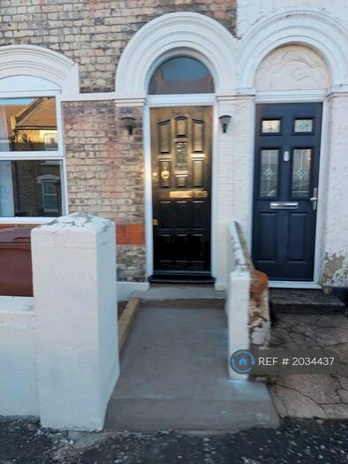 2 Bedroom Terraced House To Rent In Kitchener Road, Rochester, ME2