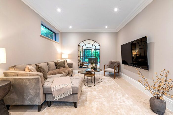 5 Bedroom Semi-Detached House For Sale In Udney Park Road, Teddington, TW11
