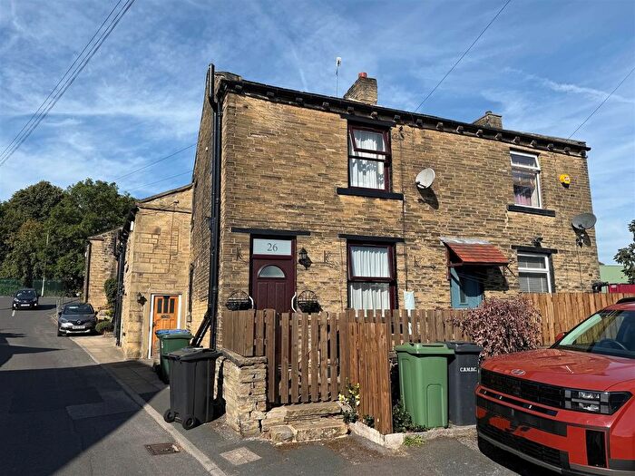 2 Bedroom Terraced House For Sale In Ley Fleaks Road, Idle, Bradford, BD10