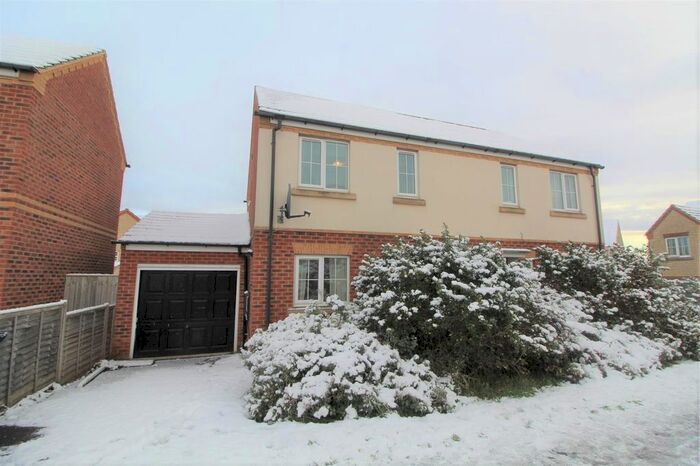 3 Bedroom Property To Rent In Thornton Road, Kendray, Barnsley S70