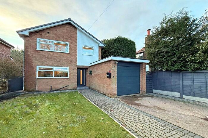 3 Bedroom Detached House For Sale In Woodlands Drive, Sale, M33