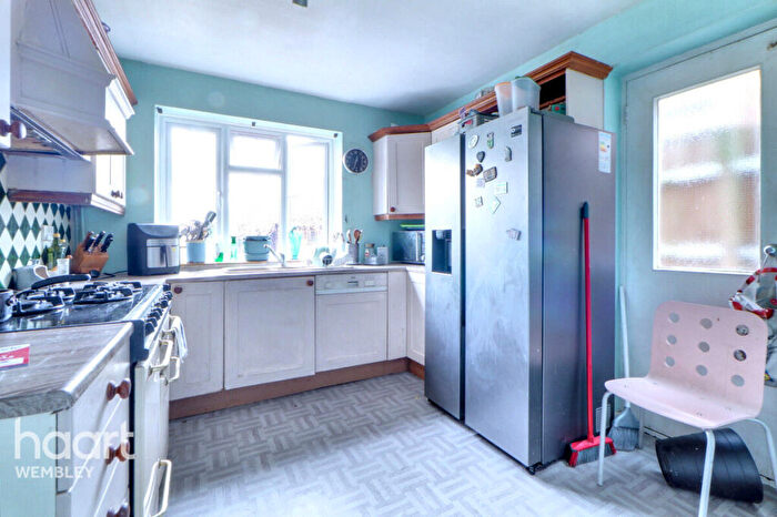 4 Bedroom Semi-Detached House For Sale In Wembley Park, HA9