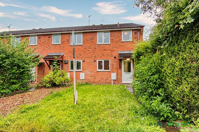 2 Bedroom Terraced House For Sale In Broadoaks Close, Chesterfield, S41