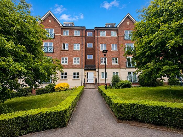 2 Bedroom Flat To Rent In Viridian Square, Aylesbury, HP21