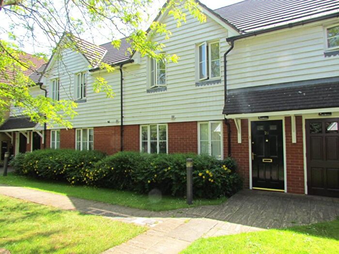 3 Bedroom Maisonette To Rent In St James Gardens, Little Heath, Romford, RM6