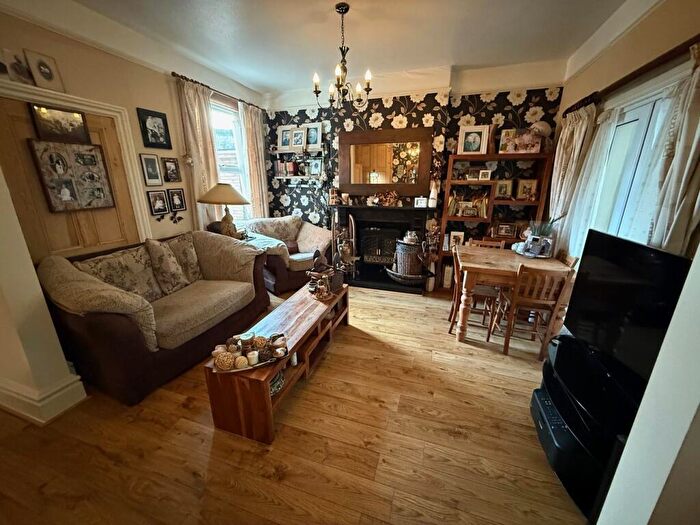 3 Bedroom Semi-Detached House For Sale In Winsover Road, Spalding, PE11