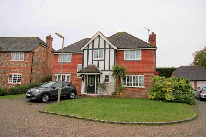 4 Bedroom Detached House To Rent In Heywood Drive, Bagshot, GU19