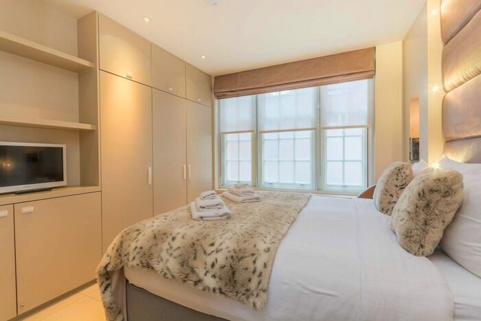 1 Bedroom Flat To Rent In Carrington Street, Mayfair, London, W1J