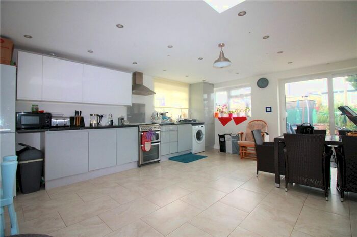 4 Bedroom Terraced House To Rent In Costons Lane, Greenford UB6