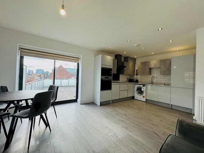 2 Bedroom Flat To Rent In Flat Great Hampton Street, Birmingham, West Midlands, B18