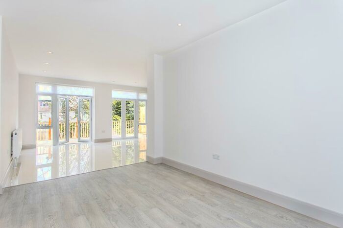 5 Bedroom House To Rent In Montpelier Rise, London, NW11