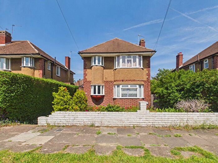 2 Bedroom Maisonette For Sale In Bedfont Lane, Feltham, TW14