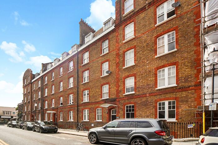 2 Bedroom Flat For Sale In Pater Street, London, W8
