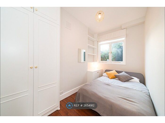 2 Bedroom Flat To Rent In Brixton Hill, London, SW2