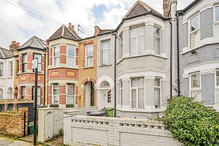 3 Bedroom Detached House For Sale In Roseberry Gardens, London, N4