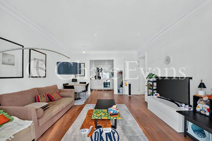1 Bedroom Flat For Sale In Sterling Mansions, Goodman's Fields, Leman Street, Aldgate, London, E1