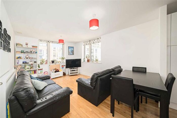 2 Bedroom Flat For Sale In Norway Street, Greenwich, SE10