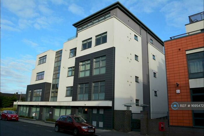 2 Bedroom Flat To Rent In Sherman Road, Bromley, BR1