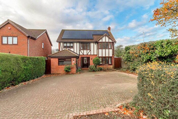 5 Bedroom Detached House For Sale In Blackmoor Gate, Furzton, MK4