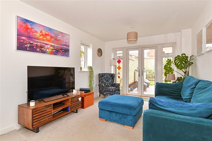 3 Bedroom Detached House For Sale In Burbidge Fields, Faversham, Kent, ME13