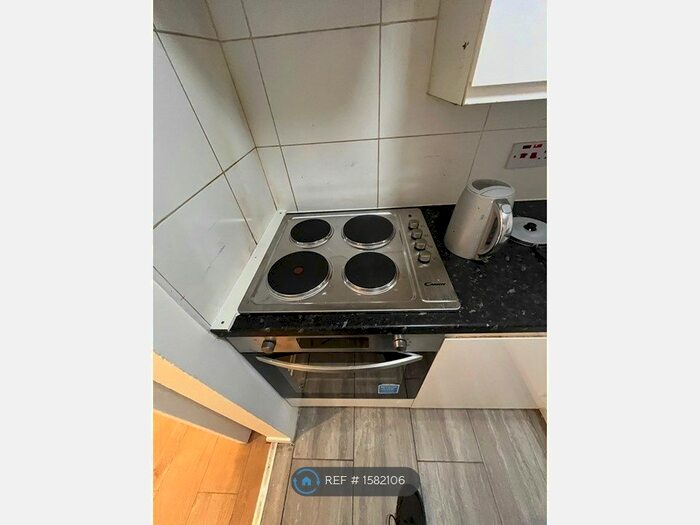 1 Bedroom Flat To Rent In Kingfisher Way, London, NW10