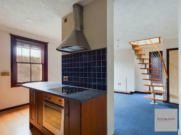 1 Bedroom Flat For Sale In High Street, Biggar, ML12