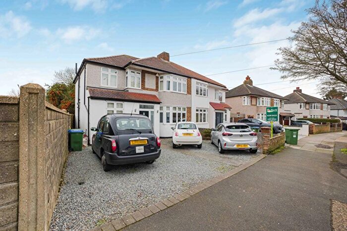 4 Bedroom Property For Sale In Latham Road, Bexleyheath, DA6