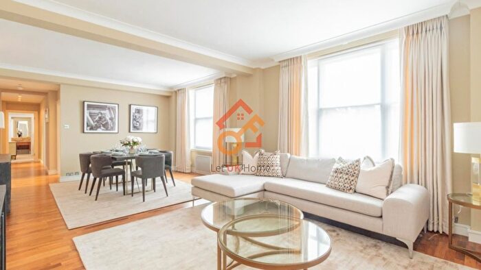 3 Bedroom Flat To Rent In Hill Street, Mayfair, London, W1J