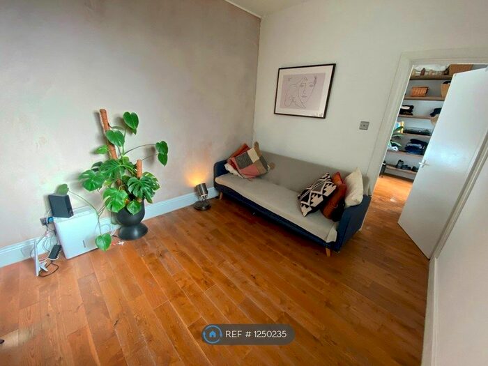 1 Bedroom Flat To Rent In Kingsland Road, London E8