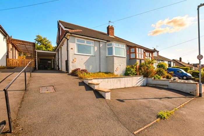 2 Bedroom Bungalow For Sale In Banksfield Crescent, Yeadon, Leeds, West Yorkshire, LS19