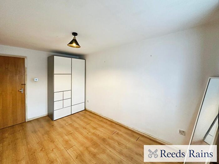 2 Bedroom Apartment To Rent In Sheader Drive, Salford, Greater Manchester, M5