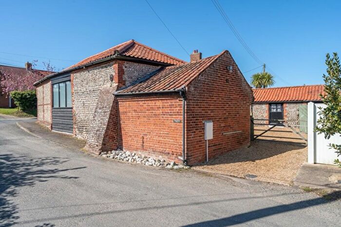 4 Bedroom Barn Conversion For Sale In Aylmerton, Norwich, NR11