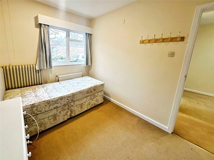 2 Bedroom Flat To Rent In Salmon Pool Lane, Exeter, Devon, EX2