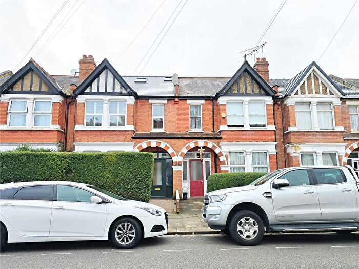 3 Bedroom Flat To Rent In Wellesley Road, Harrow, HA1