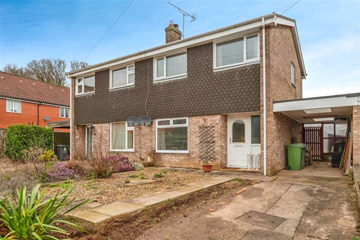 3 Bedroom Semi-Detached House For Sale In John O'gaunt Close, Aylsham, Norwich, NR11