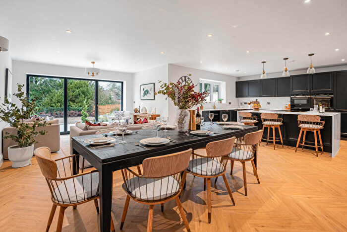 5 Bedroom Detached House For Sale In The Oaklands, Aston Lane, Bragbury End, SG2