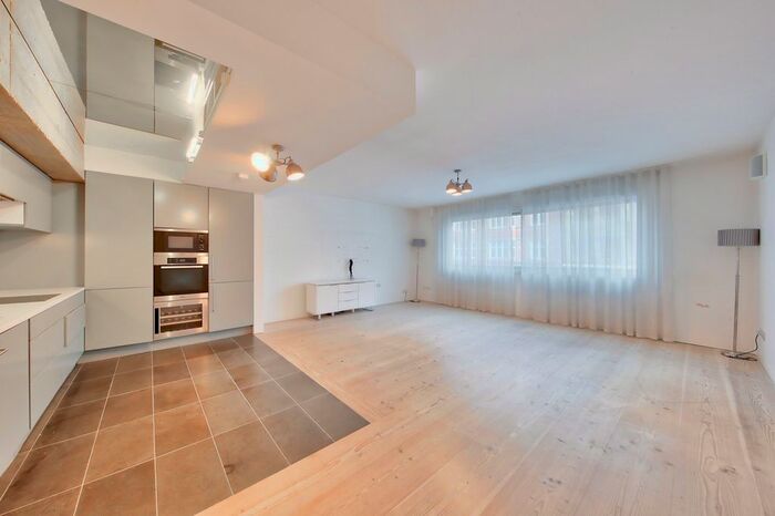 2 Bedroom Flat To Rent In Southampton Row, London, WC1B