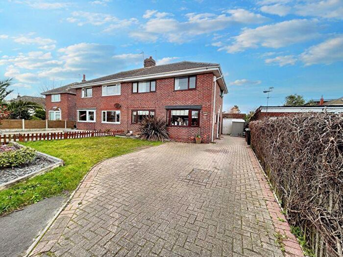 3 Bedroom Semi-Detached House For Sale In Bridge Road, Gorleston, NR31