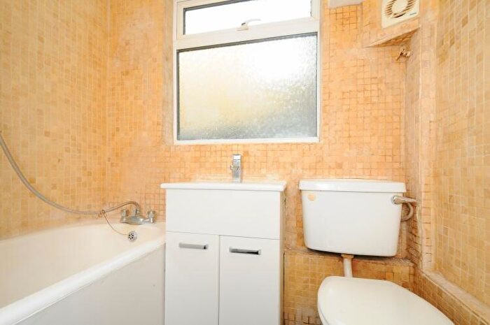 1 Bedroom Flat To Rent In Marmont Road Peckham, SE15