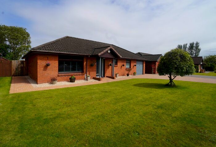 3 Bedroom Detached Bungalow For Sale In Annathill Gardens, Annathill, ML5