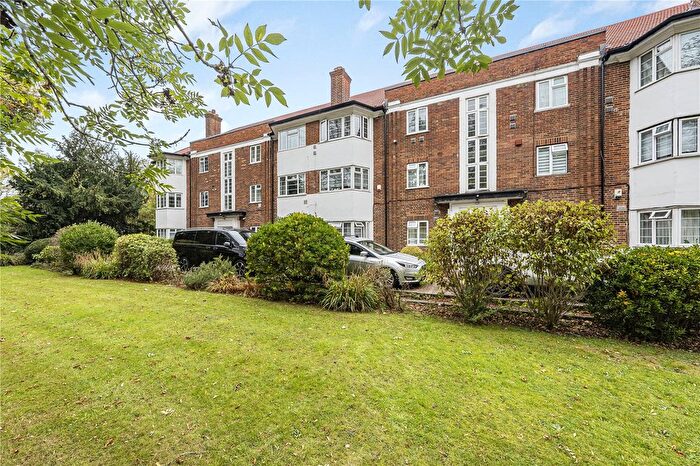 2 Bedroom Flat For Sale In Great West Road, Osterley, TW5