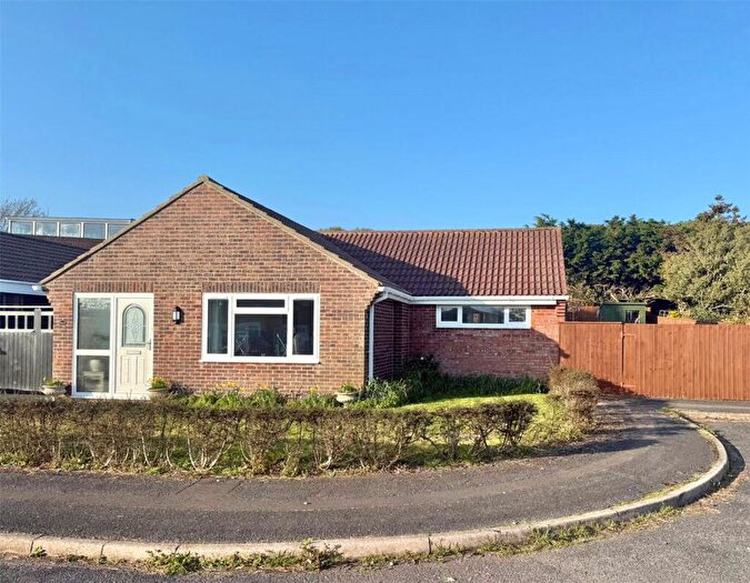 2 Bedroom Bungalow For Sale In Grebe Close, Milford On Sea, Lymington, Hampshire, SO41