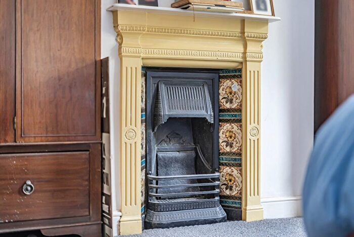 3 Bedroom Terraced House For Sale In High Street, Twyford, Reading, Berkshire, RG10