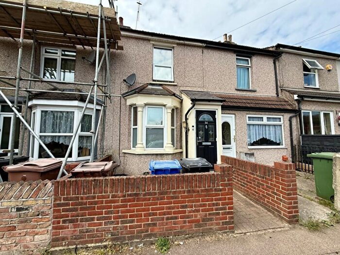 2 Bedroom Terraced House For Sale In Mill Lane, Grays, RM20