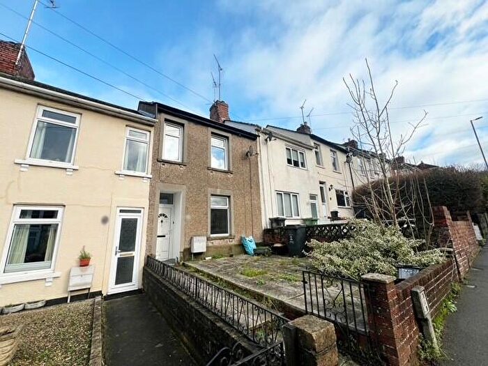 3 Bedroom House To Rent In Old Town, SN1