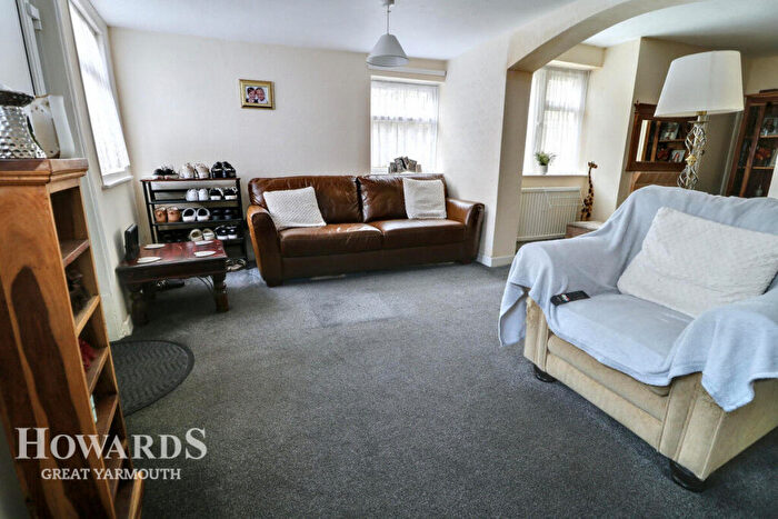 3 Bedroom Semi Detached House For Sale In North Market Road, Great Yarmouth, NR30