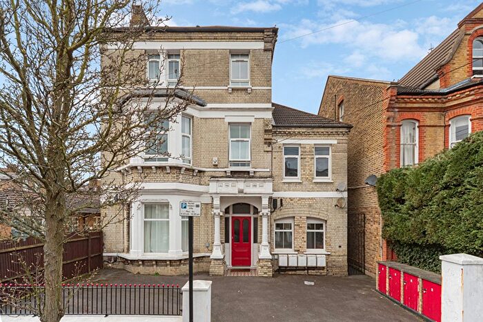 2 Bedroom Maisonette To Rent In Ouseley Road, Nightingale, SW12